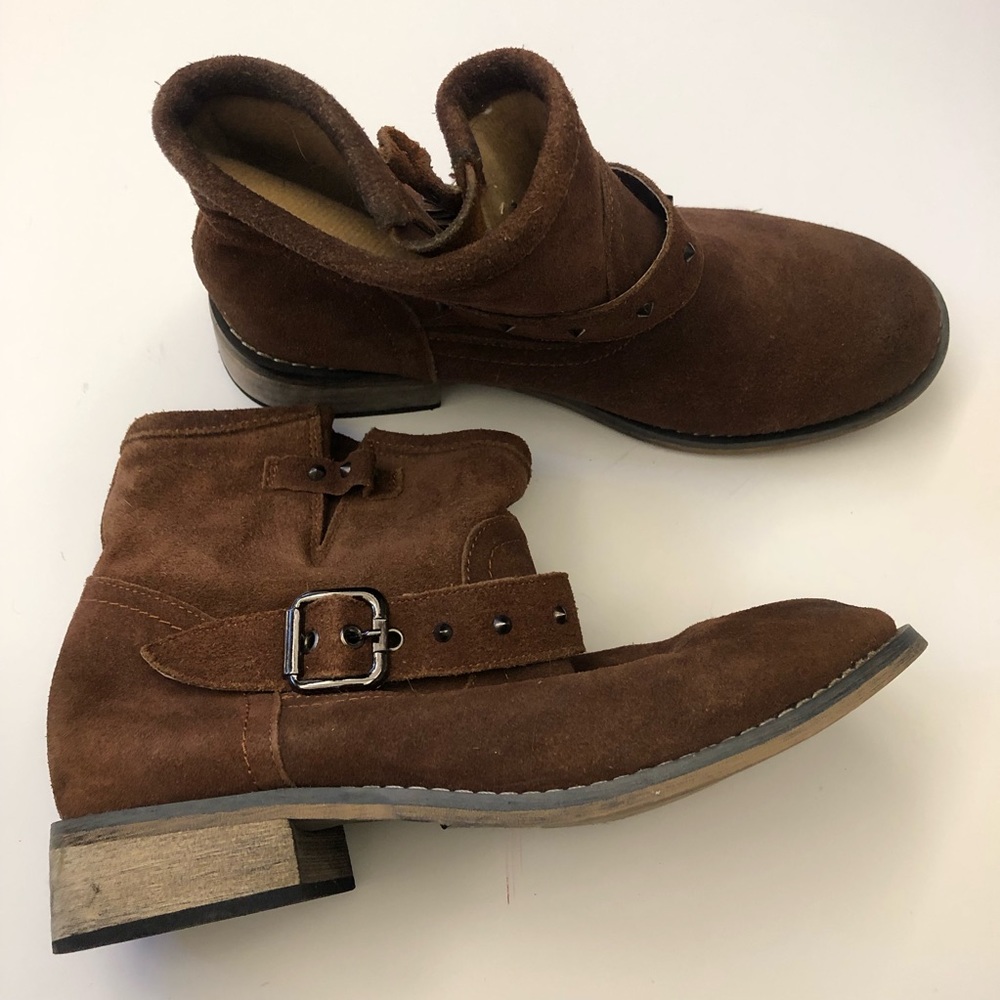 Brown Boots! Super cute.